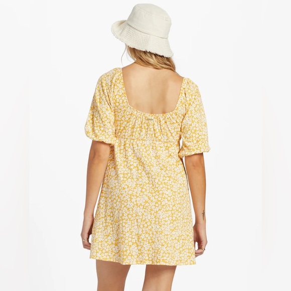 Billabong Daisy Wave Mini
Dress - Picture 3 of 7